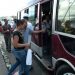 Video: Choferes de concho en Los Alcarrizos desacatan orden autoridades, y  mantienen alza  en los pasajes