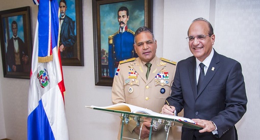 Presidente JCE gira visita a ministro de Defensa