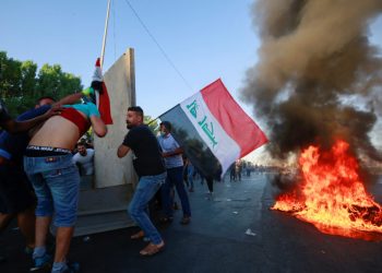 Al menos cien muertos y a 5,500 heridos en 6 días de protestas en Irak