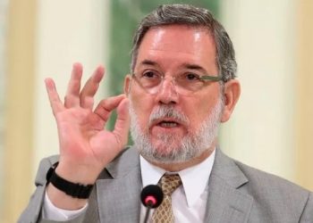 Vocero del Gobierno afirma Leonel Fernández se reunió con Abinader