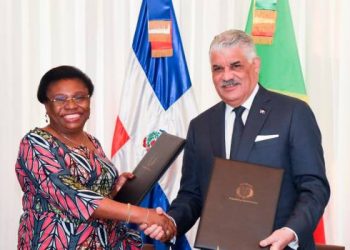 Canciller Miguel Vargas acuerda relaciones diplomáticas con la República del Congo