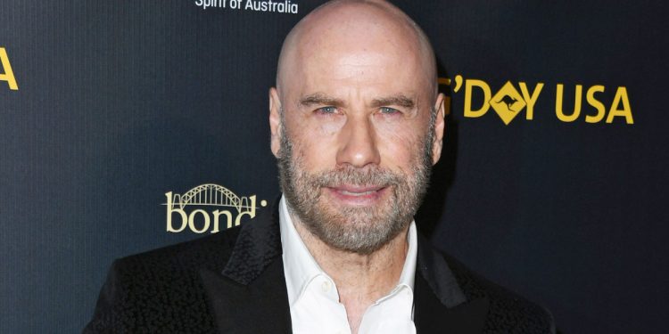 Travolta recibe premio de Roma “orgulloso” de ser un ícono atemporal