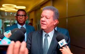 Leonel considera se investigue denuncia de  corrupción  contra Gonzalo Castillo