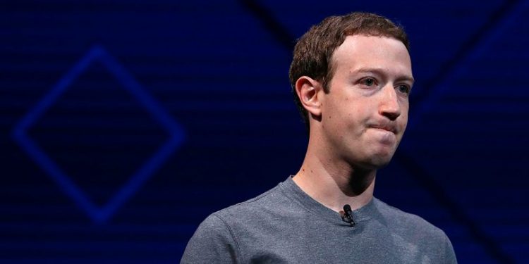 Facebook alerta sobre fallo que activa  cámara de iPhone sin autorización