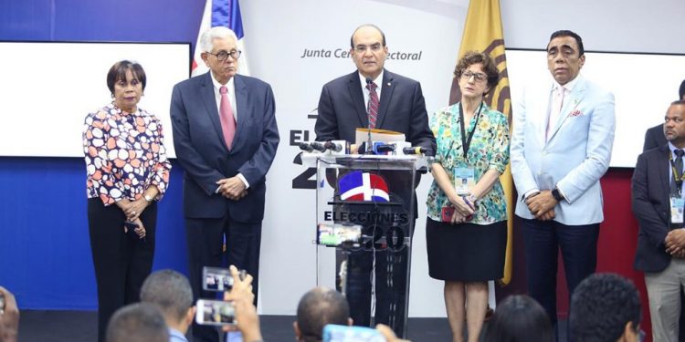 JCE aprueba resolución  establece distribución cuota de género en elecciones 2020