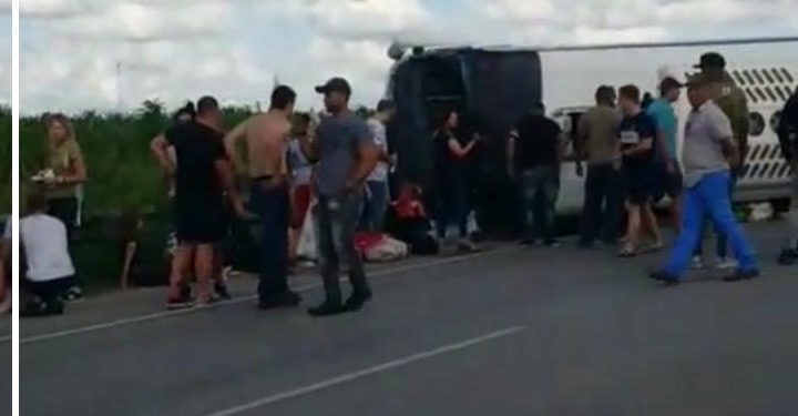 Al menos 25 turistas heridos durante accidente de tránsito