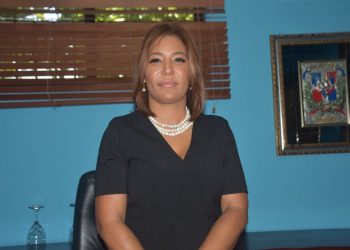 Alcaldía de Boca Chica entrega  regalía pascual