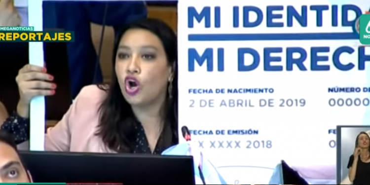 El tercer género continúa oficializándose, Ley que permite a transexuales adecuar su identidad entra en vigor en Chile