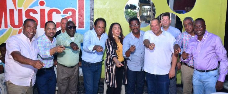 PCR proclama a Carlos Guzmán candidato a la Alcaldía de SDN
