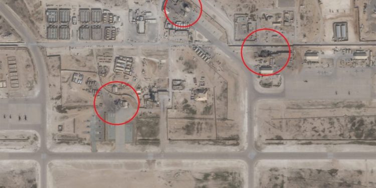 Imágenes satelital muestran daños a hangares en una base atacada por Irán