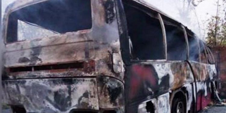 Mueren 31 personas tras chocar e incendiarse dos autobuses en Ghana