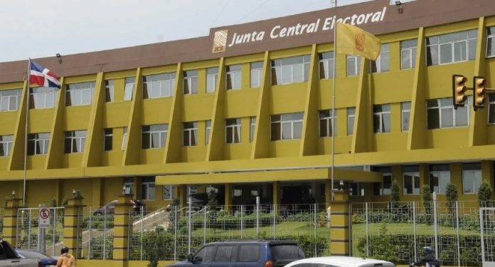 JCE ordena retiro inmediato de propagandas políticas de elecciones presidenciales y congresuales