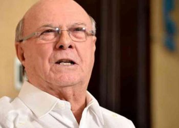 Hipólito sugiere  a  JCE garantizar voto de dominicanos en el exterior