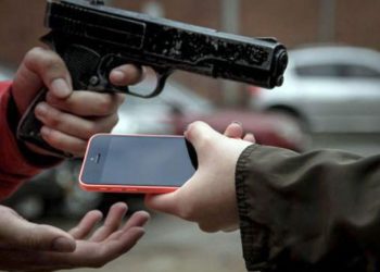 Continúa ola de robo de celulares en Los Alcarrizos