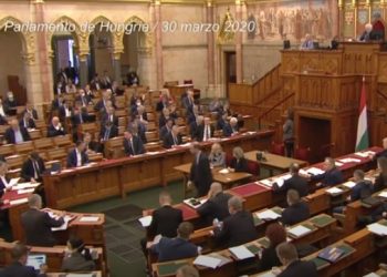 Prohíbe Hungría cambio de sexo en registro civil
