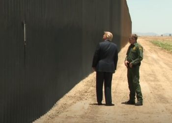 Trump afirma que el muro fronterizo ha detenido a inmigrantes y al Covid