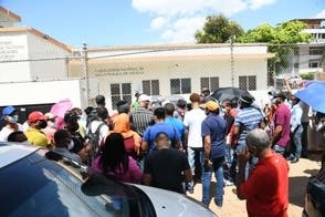 Continúan quejas por mal servicios de Laboratorio Nacional