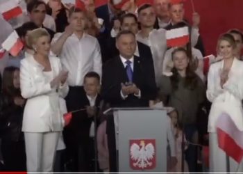 Presidente conservador de Polonia con leve ventaja en elecciones