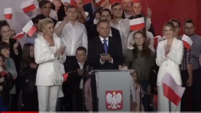 Presidente conservador de Polonia con leve ventaja en elecciones