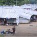 Desesperación y violencia amenaza campamento para migrantes varados en Panamá