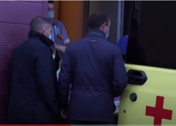 Opositor ruso Alexéi Navalni es trasladado hacia Alemania