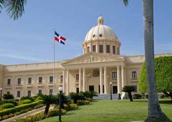 Redes sociales de Presidencia inician desde cero, menos seguidores