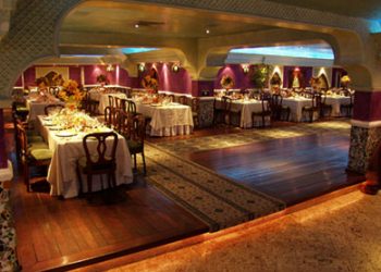Autorizan  restaurantes ofrecer servicios a domicilio hasta las 11:00 de la noche