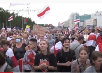 Decenas de miles de manifestantes desafían la feroz represión de Lukashenko en Bielorrusia