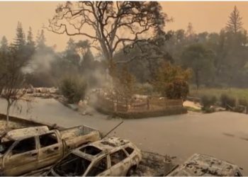 Decenas de miles de evacuados por incendios en zona de viñedos de California