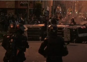 Protestas contra violencia policial desatan caos en Bogotá con 11 muertos