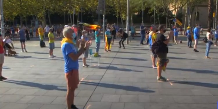 Catalanes separatistas en las calles en reclamo de independencia