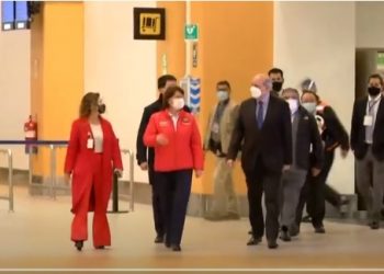 Vacuna china contra covid-19 llega a Perú para ensayos en voluntarios