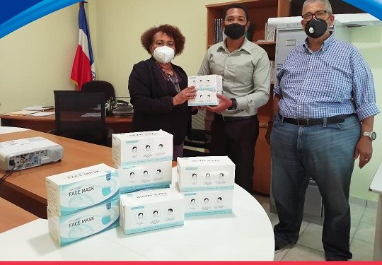 MLCC agradece a doctora Emiliana Peña, directora AREA 8 de Salud, por apoyo brindado