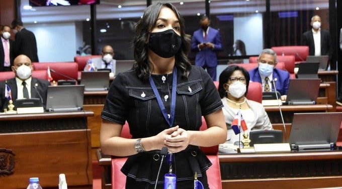 Senadora Faride Raful plantea discutir proyecto de Presupuesto  con la socieda