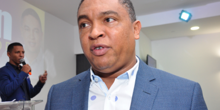Senador Iván Lorenzo saca cuentas a funcionarios actual gobierno por aprobación estado emergencia