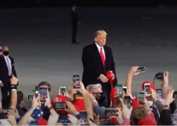 Trump reprocha a Facebook y a Twitter por censurar un artículo crítico hacia Biden