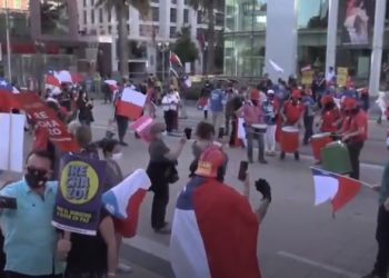 Cientos de personas cierran campaña del “rechazo” para plebiscito en Chile