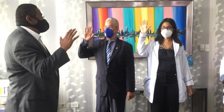 VIDEO. Eulise Pichardo toma posesión Hospital Calventi