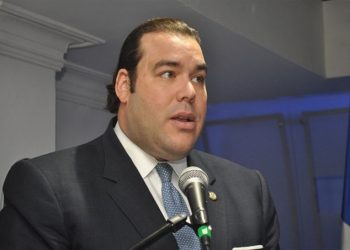 Exdirector de la Autoridad Portuaria asegura Abinader no lo ha destituido y deben pagarle casi un millón de pesos