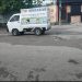 Calle deteriorada mantiene en peligro conductores y residentes cercanos a ella, en Los Alcarrizos