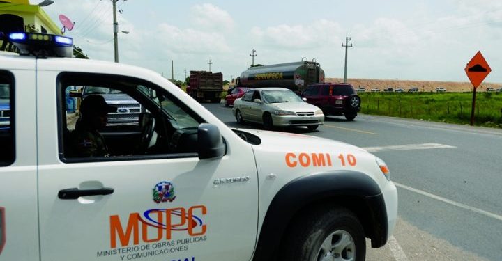 Obras Públicas somete a dos hombres robaron barandas en Autopista del Coral
