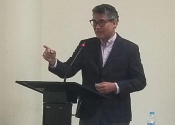 Carlos Peña propone a gobierno mirar hacia sector cooperativo para crear empleos