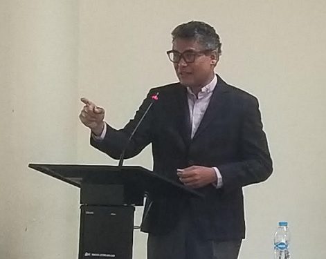 Carlos Peña propone a gobierno mirar hacia sector cooperativo para crear empleos