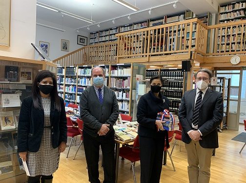 Embajada dominicana en Austria realiza donación de libros dominicanos al Instituto Cervantes de Viena