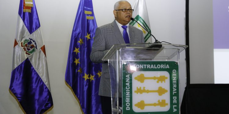 Contralor afirma 2021 integrarán firmas nacionales y extranjeras externas para auditar unas 300 instituciones