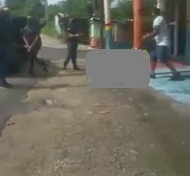 PN persigue presuntos atracadores que vestidos  de DNCD intentaron secuestrar comerciante en San Cristóbal