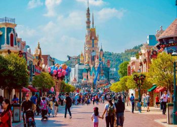 Despedirán 32 mil empleados en Disney por impacto  COVID-19 en sus parques