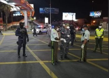 Detienen   835 personas por violar toque de queda este viernes