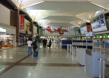 Aplicarán pruebas  COVID-19 a 15% de viajeros