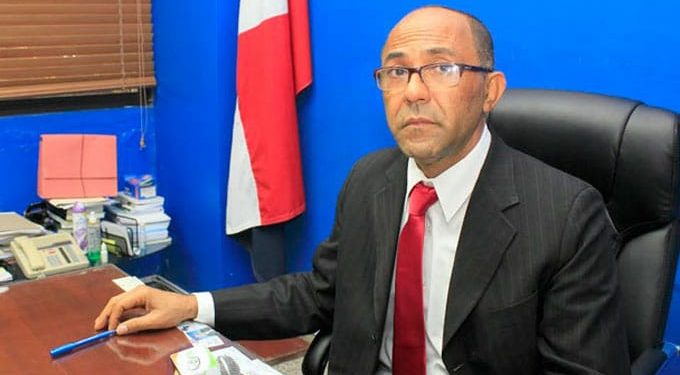 Someten tres fiscales y al hermano del ex presidente acusados de  apropiarse de un apartamento en Malecon Center